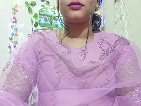 Snapshot of Nancy_queen001 chatting on November 30, 5:00 am Nancy queen001 online show from November 30, 5:00 am