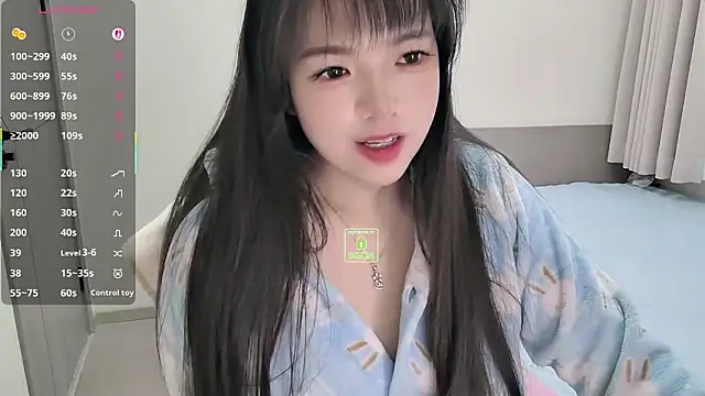 Snapshot of Dialog_Mu chatting on December 3, 1:02 am Dialog Mu online show from December 3, 1:02 am