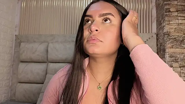 amarahanks1 online show from November 28, 5:04 pm