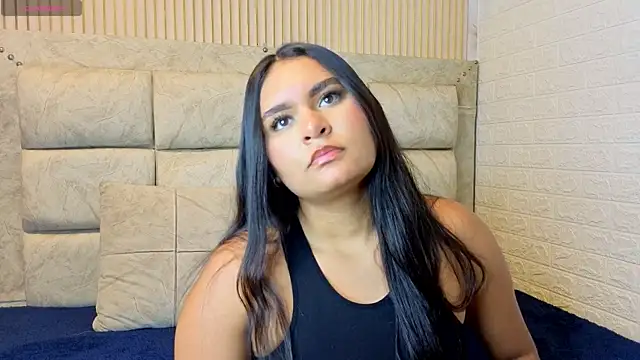 amarahanks1 online show from January 8, 8:44 pm