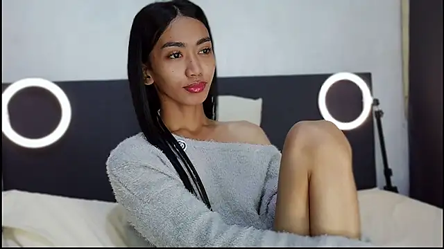 queensilver online show from April 12, 2:22 pm