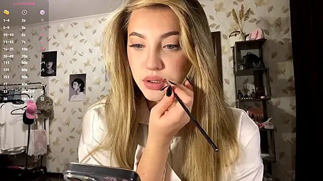 Snapshot of OrethaEredia chatting on November 18, 3:16 pm OrethaEredia online show from November 18, 3:16 pm