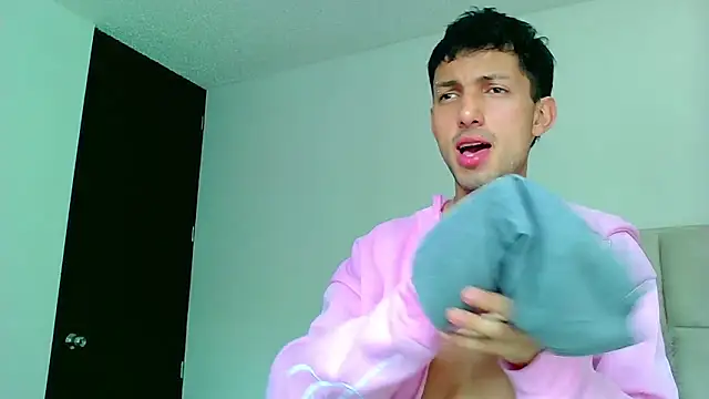 dylan drakee online show from January 7, 4:09 pm