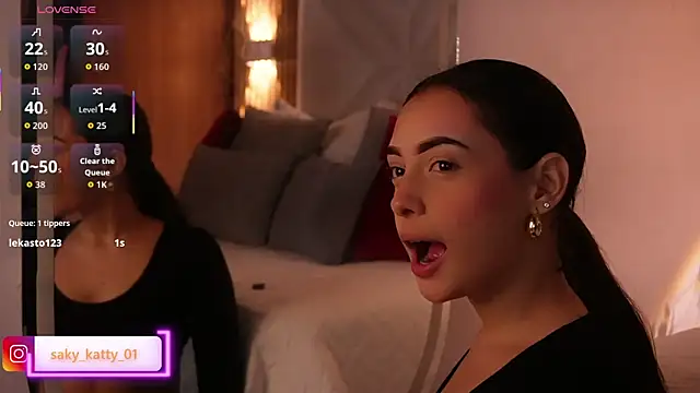 Snapshot of Kat_Saky chatting on February 6, 12:15 am Kat Saky online show from February 6, 12:15 am