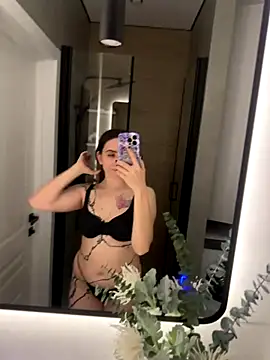 Snapshot of _Elizabeth_Brown chatting on November 19, 11:16 pm Elizabeth Brown online show from November 19, 11:16 pm