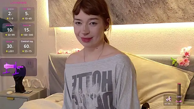 Snapshot of Nicolle_moors chatting on July 13, 3:15 pm Nicolle moors online show from July 13, 3:15 pm