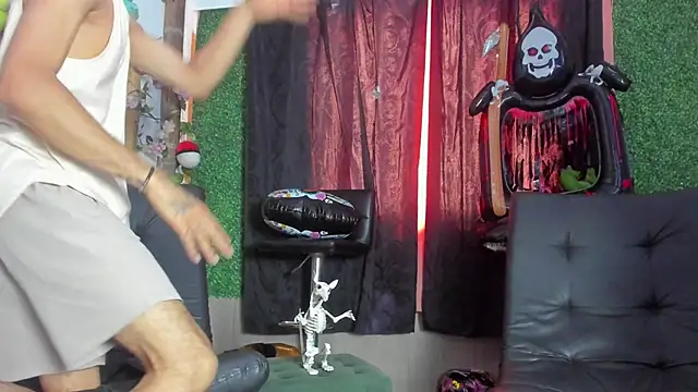 Snapshot of jackk_blaze chatting on October 30, 7:36 pm jackk blaze online show from October 30, 7:36 pm