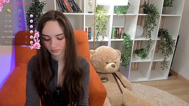 AlineFisher  online show from November 24, 1:33 pm