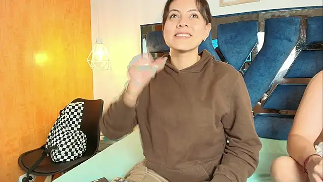 Zoe And Dylan  online show from February 9, 12:42 pm