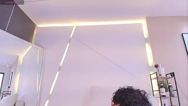 Snapshot of DamianVice chatting on November 9, 2:15 pm DamianVice online show from November 9, 2:15 pm