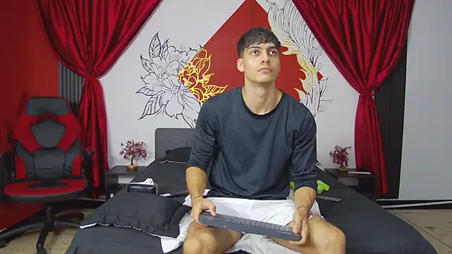 AlessioVitale online show from January 17, 12:10 pm