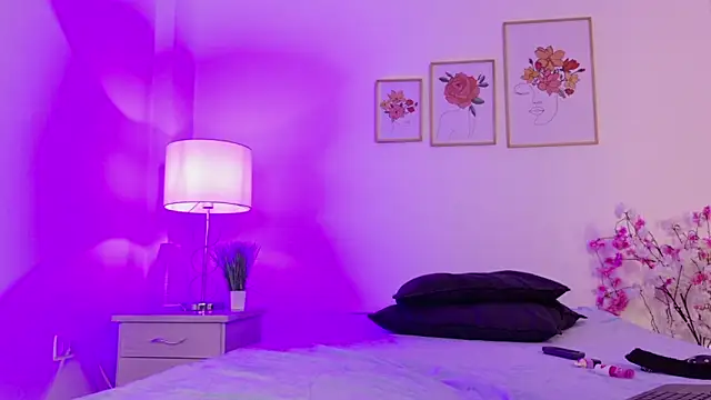 Snapshot of dark_angell77 chatting on February 2, 12:04 pm dark angell77 online show from February 2, 12:04 pm