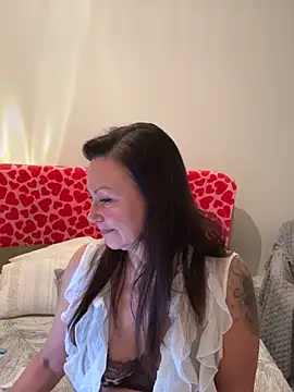 HotLdyllic online show from February 8, 4:43 pm