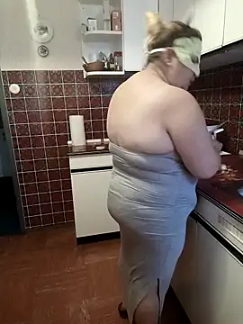 Snapshot of UnheardThing7 chatting on November 2, 10:28 am UnheardThing7 online show from November 2, 10:28 am