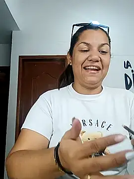 Samaraa Lee online show from December 4, 10:46 am