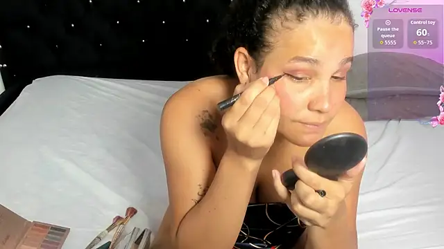 Snapshot of Olena_hot10 chatting on December 18, 2:01 pm Olena hot10 online show from December 18, 2:01 pm