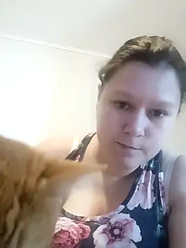 GlitterAuburn online show from March 24, 2:55 pm