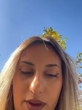 Snapshot of RhanyaThorres chatting on October 31, 11:55 am RhanyaThorres online show from October 31, 11:55 am