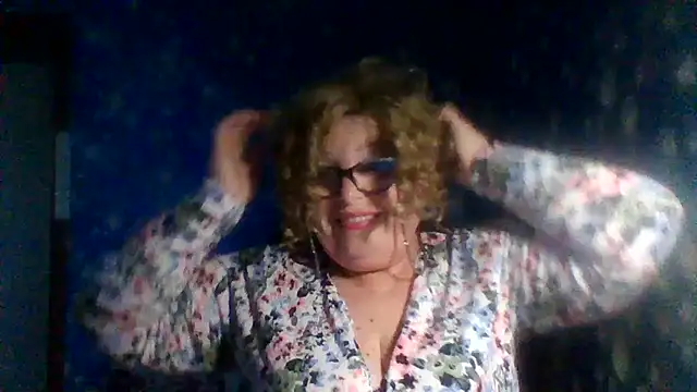 Snapshot of Milaniya606 chatting on November 18, 6:34 pm Milaniya606 online show from November 18, 6:34 pm