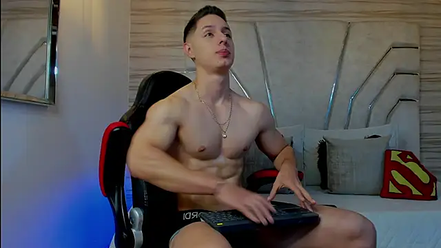 MAXTHOMSON online show from December 20, 11:56 pm