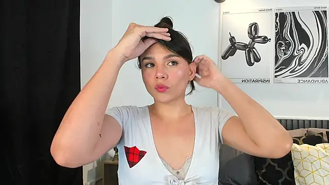 Cloe Bonne online show from November 22, 8:19 pm