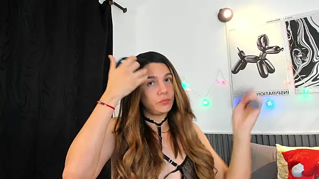 Cloe Bonne online show from December 17, 8:26 pm