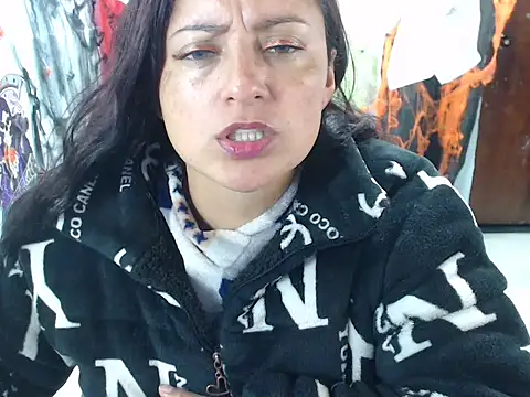 Snapshot of kristelltender1 chatting on October 31, 2:01 am kristelltender1 online show from October 31, 2:01 am