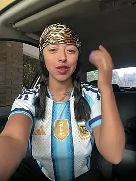 Snapshot of Zulema_cba chatting on June 21, 6:43 pm Zulema cba online show from June 21, 6:43 pm