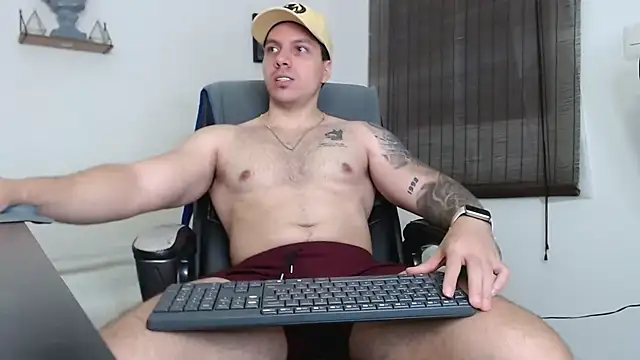 Noah Swagger  online show from November 27, 9:11 am