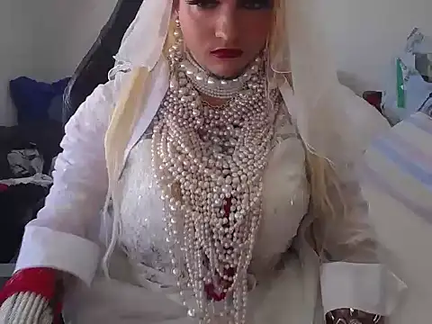 Snapshot of VanesaCrossic chatting on May 3, 7:58 am VanesaCrossic online show from May 3, 7:58 am