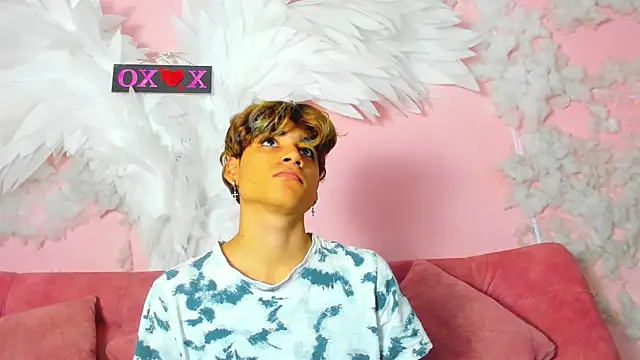 Leo Glow online show from November 29, 12:52 pm