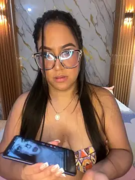 Snapshot of Eva25_ chatting on February 22, 5:30 am Eva25 online show from February 22, 5:30 am