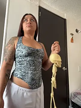 Saray lo online show from October 31, 7:48 pm