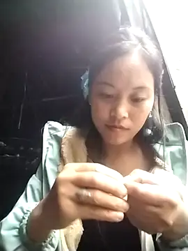 Snapshot of Alice-567 chatting on November 2, 2:25 am Alice-567 online show from November 2, 2:25 am