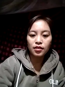 Snapshot of Alice-567 chatting on November 18, 2:28 am Alice-567 online show from November 18, 2:28 am