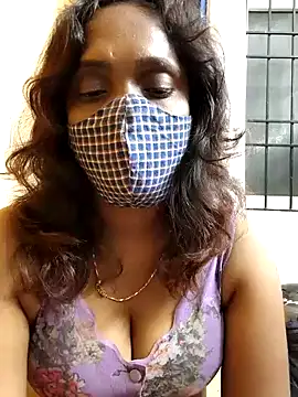 Snapshot of Queen-dhivya chatting on December 20, 9:22 pm Queen-dhivya online show from December 20, 9:22 pm