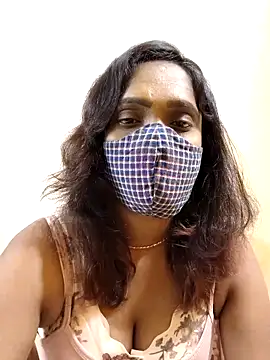 Snapshot of Queen-dhivya chatting on December 21, 12:45 pm Queen-dhivya online show from December 21, 12:45 pm