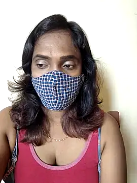 Snapshot of Queen-dhivya chatting on December 23, 7:39 am Queen-dhivya online show from December 23, 7:39 am