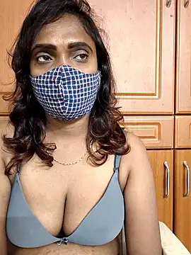 Snapshot of Queen-dhivya chatting on January 11, 10:26 pm Queen-dhivya online show from January 11, 10:26 pm