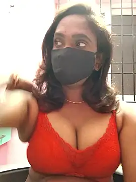 Snapshot of Queen-dhivya chatting on January 17, 5:49 pm Queen-dhivya online show from January 17, 5:49 pm