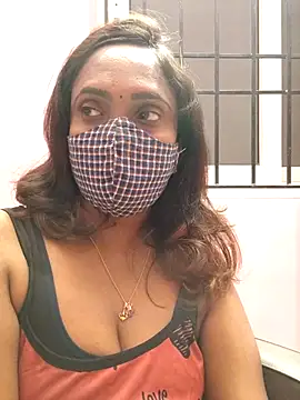 Snapshot of Queen-dhivya chatting on February 3, 5:40 pm Queen-dhivya online show from February 3, 5:40 pm