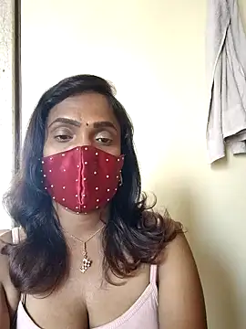 Snapshot of Queen-dhivya chatting on February 17, 3:47 am Queen-dhivya online show from February 17, 3:47 am