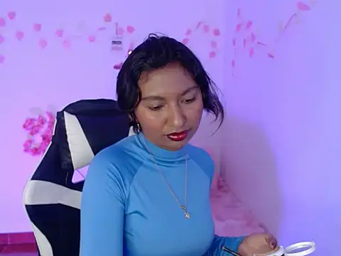 Snapshot of Samanta_777 chatting on December 5, 7:32 pm Samanta 777 online show from December 5, 7:32 pm