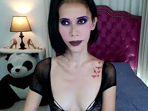 Snapshot of bellaUtops chatting on November 26, 12:28 pm bellaUtops online show from November 26, 12:28 pm