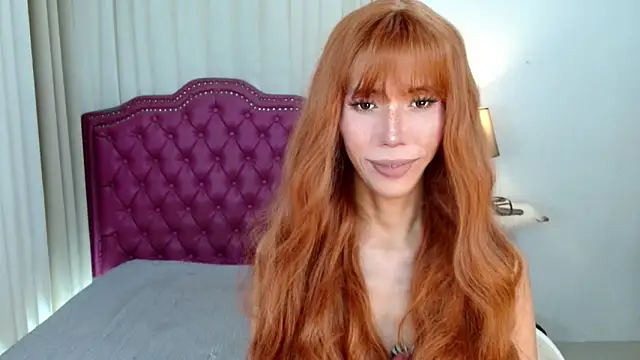 Snapshot of bellaUtops chatting on February 8, 11:24 am bellaUtops online show from February 8, 11:24 am