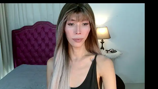 Snapshot of bellaUtops chatting on February 10, 9:46 am bellaUtops online show from February 10, 9:46 am