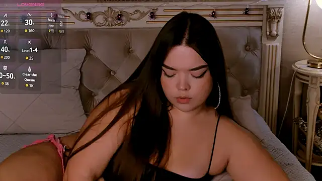 NaomiAster online show from November 4, 9:52 am