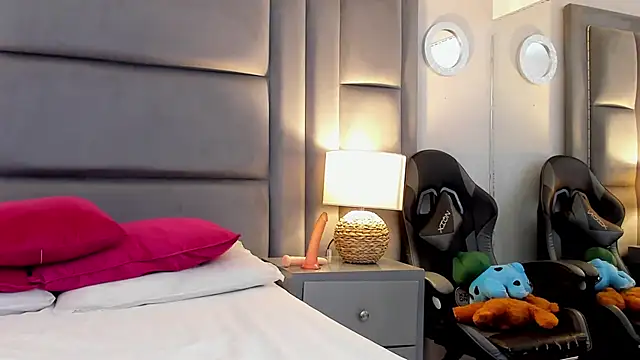 Snapshot of BriannaRivera chatting on December 1, 12:32 pm BriannaRivera online show from December 1, 12:32 pm