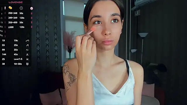 JacalynSchreiber online show from December 20, 12:01 pm