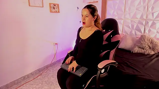 Dulce Ferrer18 online show from March 30, 3:35 pm